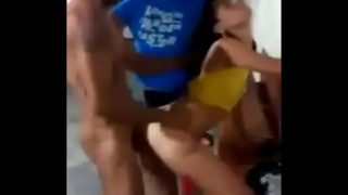 MENINA VIRGEM GOZANDO