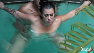 Sophia Wilf fazendo um gostoso sexo na piscina brasileiro