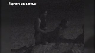 Video de casal fazendo sexo na praia