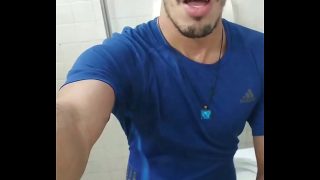 Xvideos gay no banheiro