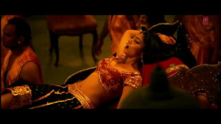 Shriya saran boobs