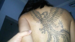 Travesti tatuada
