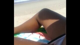 Bucetinha na praia calsinha preta