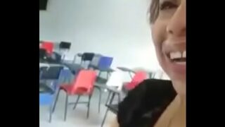 Esperando na sala