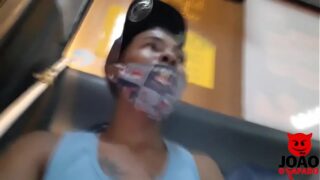 Lesbico no onibus