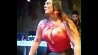 Mulher melancia fazendo sexo anal