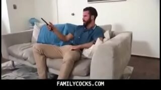 Pai gay comendo filho gay