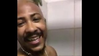 Video de sexo caseiro no banheiro Jundia