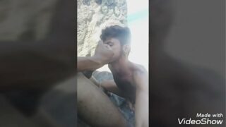 Negro pelado na praia gay