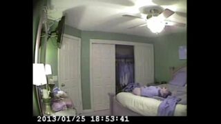 Camera escondida no quarto da minha Mãe