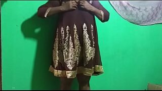 Kannada aunty showing boobs and