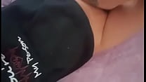 Morena Vídeo se masturbando