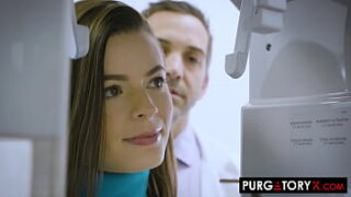 Novinha bem gostosa rebolando e gemendo alto sem vergonha